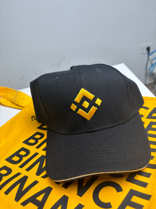 Binance Cap : White and black model